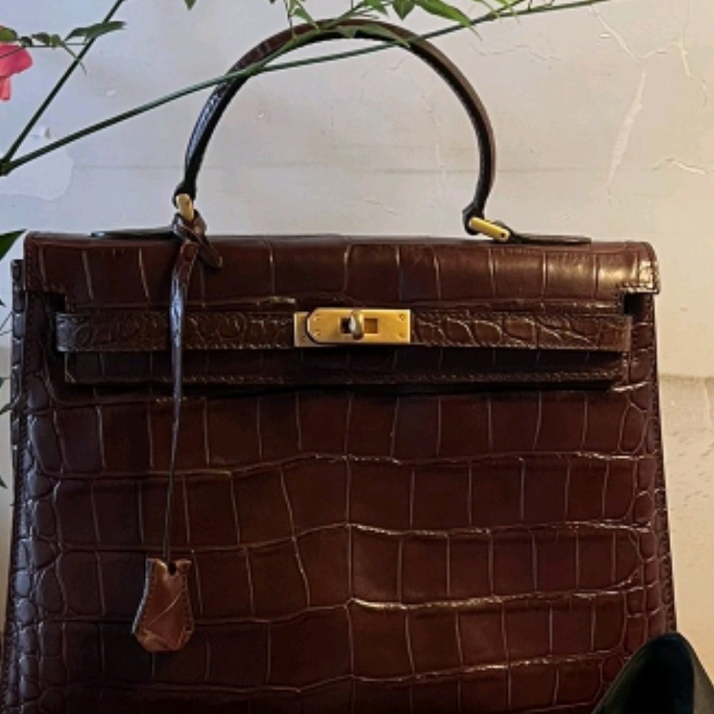(Sold)Elegant Brown Crocodile Leather Handbag